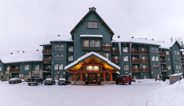 Snow Creek Lodge by Fernie Lodging Co