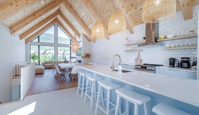 Sofa Villas - Outdoor Chalet at Mont Sainte-Anne