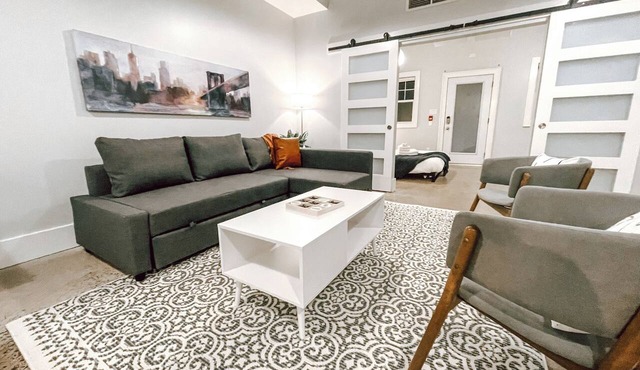 Spacious 1brm Apartment Downtown Halifax- 10min walk to HFX WATERFRONT