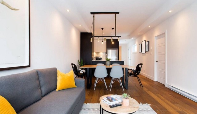 Spacious 2 Bedroom Condo in Little Italy