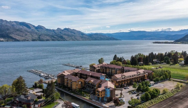 Spacious 3 Bedroom at Barona Beach #5101