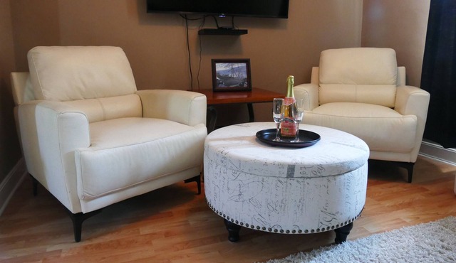 Spacious 3 bedroom home that sleeps 7 with large deck and great views