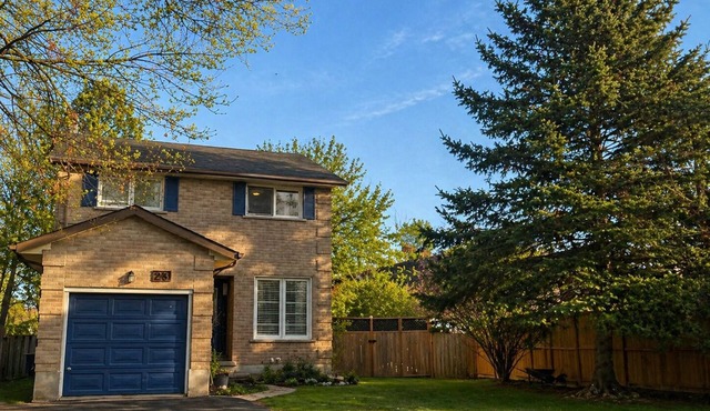 Spacious 4-bedroom Family Friendly house in charming Belleville