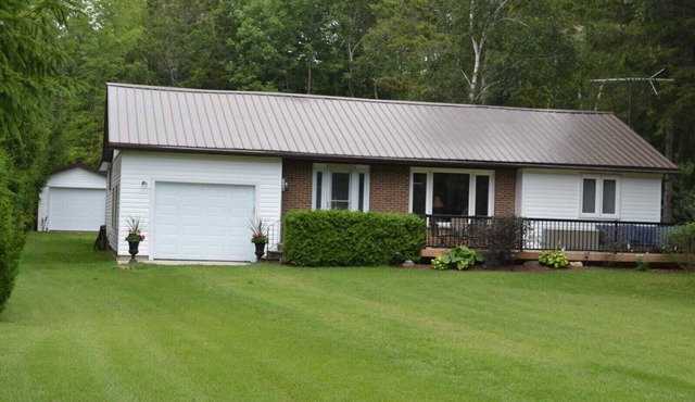 Spacious 4-Bedroom Family Friendly Cottage