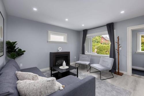 Spacious 4BR Retreat near YVR and DT