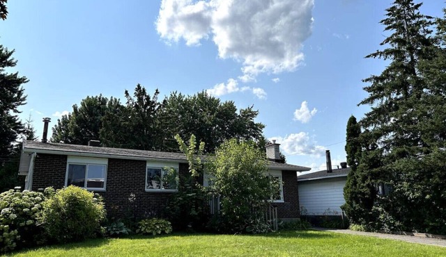 Spacious 5BR home. Close to everything!