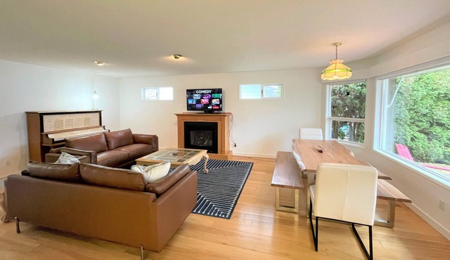 Spacious Bungalow w/ Private Pathway to Shuswap Lake. Comes with Buoy!