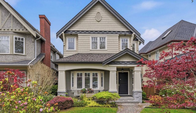 Spacious Elegant Family Retreat | Near UBC & DT