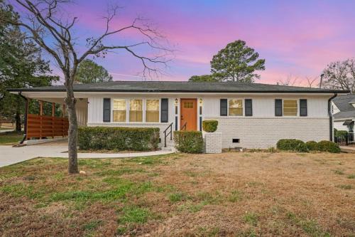 Spacious Family 3BR Quiet Raleigh Near North Hills Free Parking WiFi