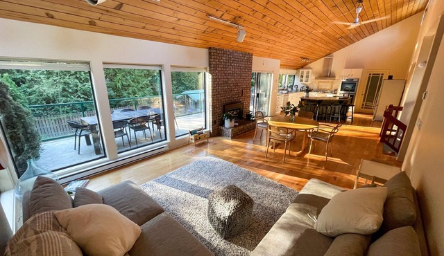 Spacious Family Home central to Squamish trails