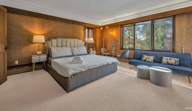 Spacious House for Big Group