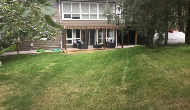 Spacious Renovated Mountain Retreat Near Invermere