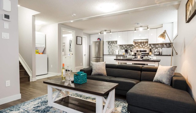 ★Spacious Suite ★ Sanitized ★ WiFi ★ Netflix ✔Long Stays
