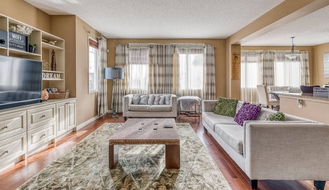 Spectacular 5 BD Home With Theatre Room!