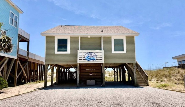 Stay Salty: Oceanfront 4BR, Dog Friendly, Sleeps 12