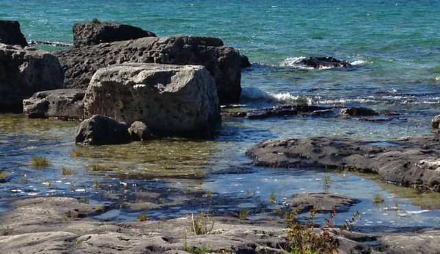 Step out the door to the gentle lapping shore of Pike Bay!