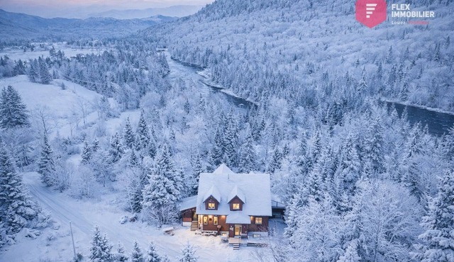 Stoneham's St-Évasion/25 min from Quebec - SPA for 9 - Billiards - Waterfront