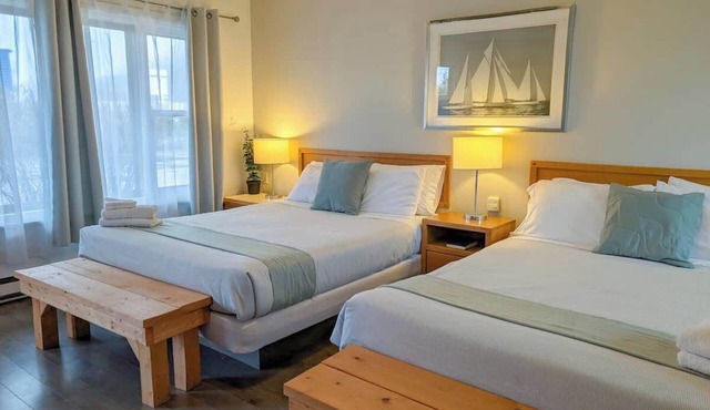 Studio 4 | 2 Min Waterfront | BBQ & Fireplace