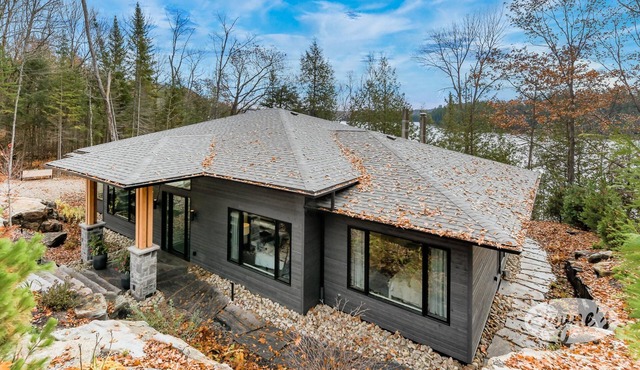 Stunning 3 bed 2 bath cottage on Kawagama Lake! South Exposure!
