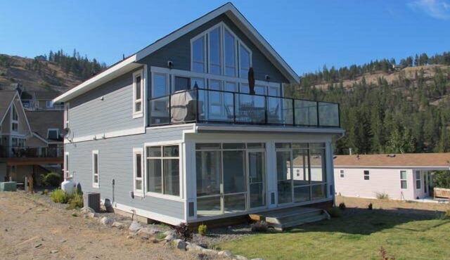 Stunning 3 Bedroom Lake View Cottage at La Casa!