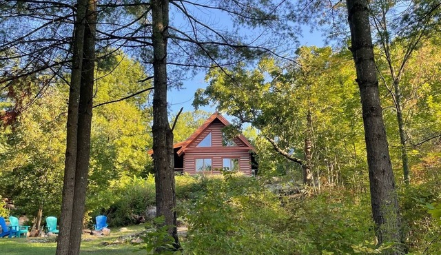 Stunning All Season Log Home on Moira Lake