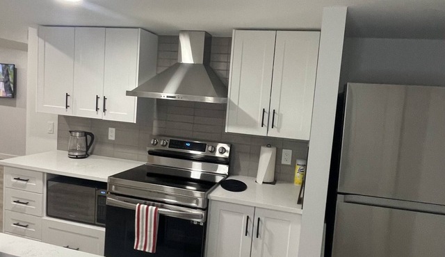Stunning Guest Suite minutes from the lake!