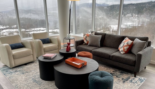Stunning Modern Luxury Apartment with Ocean and Mountain Views
