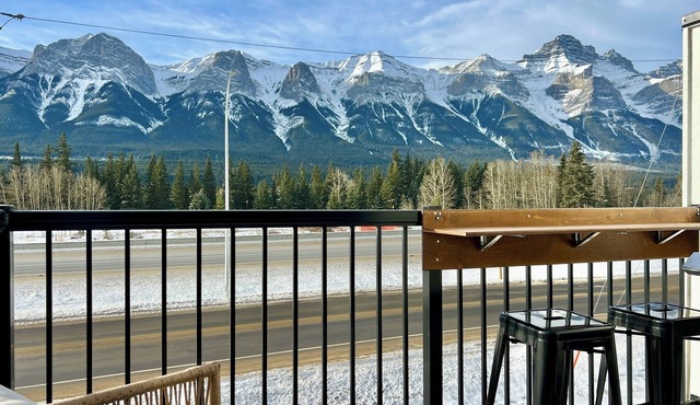Stunning Views | Brand-New Townhouse | Sleeps 11 AC +Hot Tub