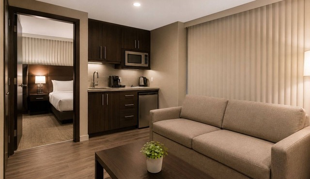 Stylish 1BR Toronto Suite Near Dining, Shows & Transit