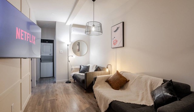Stylish 3BR/2BA in the Plateau