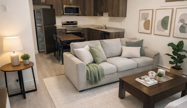 Stylish Basement Suite I Private Entry . Free Parking