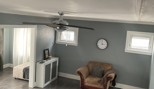 Stylish comfort near the falls- family friendly relaxation awaits!