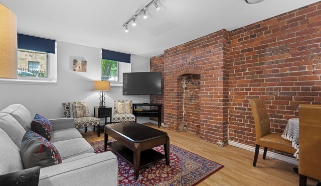Stylish & Historic walk down in best DT location