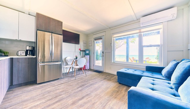 Suite 208: Beautiful 1-Bedroom Beachfront Suite