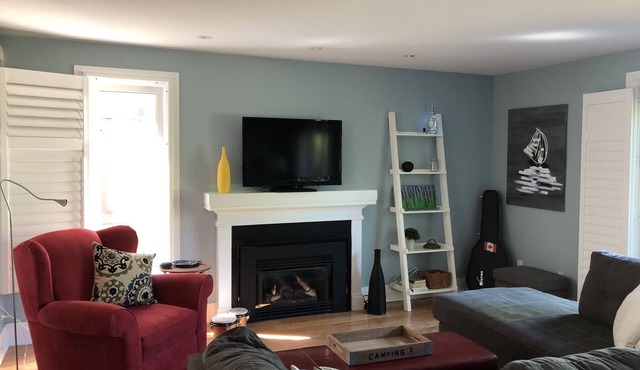 Sun Filled Chalet backing onto the Golf Course