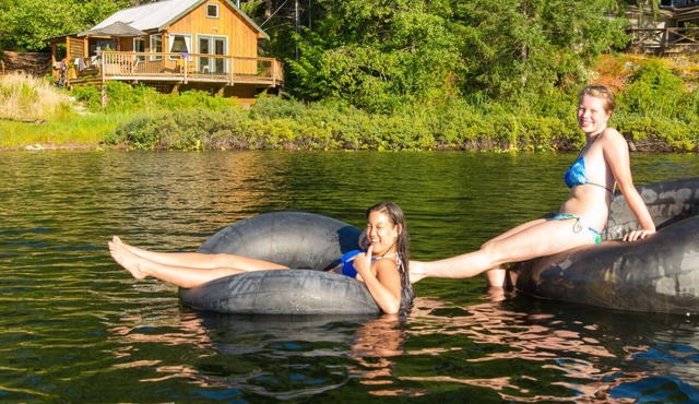 Sunny Lakefront Cottage with Ocean Access and Mooring