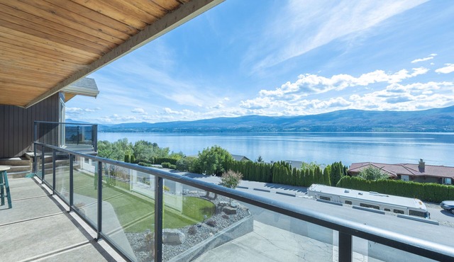 SUNNYSIDE OASIS - Panoramic lake/mountain view, 4BR, Heated 20'x40' Private Pool