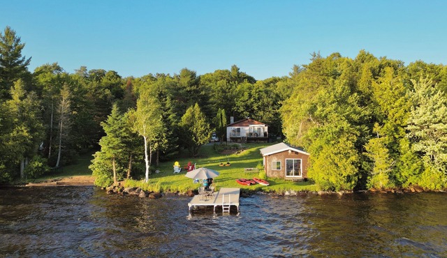 Sunset Bliss Cottage with Lake