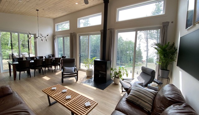 Sunset Shores Retreat - Close to Port Elgin and Kincardine - dog friendly