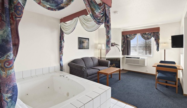 Super 8 by Wyndham Swift Current