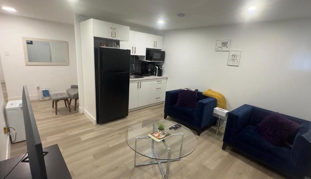 Tastefully furnished Apartment 5 Mins from Airport Moncton, Dieppe