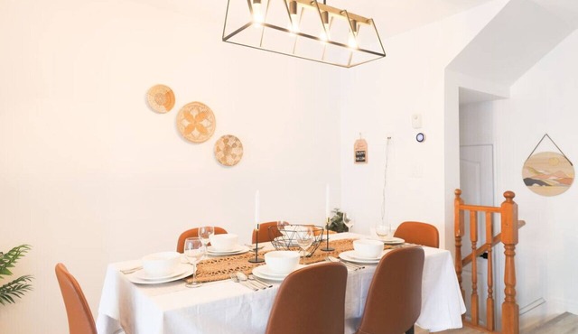 The Boho Bliss - Stylish 5BR Stay Near Niagara Falls & NOTL!