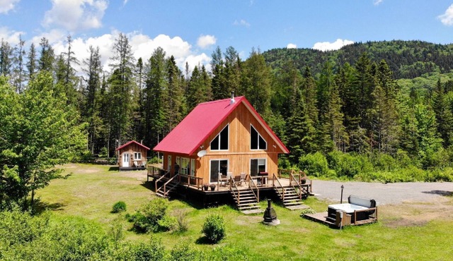 The Chalet du Cap offers an enchanting setting at the foot of the mountains.