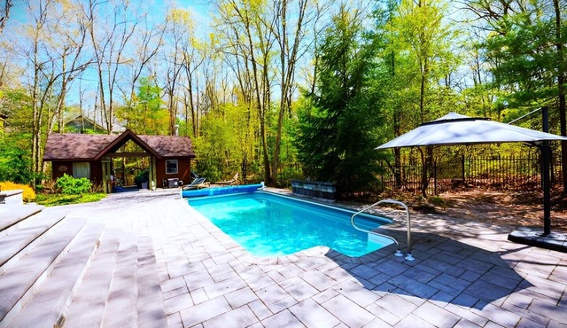 The Edge of the Woods - Grand Bend
