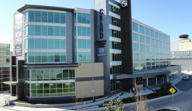 The Grand Winnipeg Airport Hotel by Lakeview