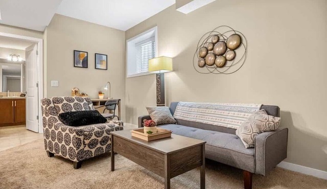 The Grande 1BD 1BA - Full Kitchen Guest Suite