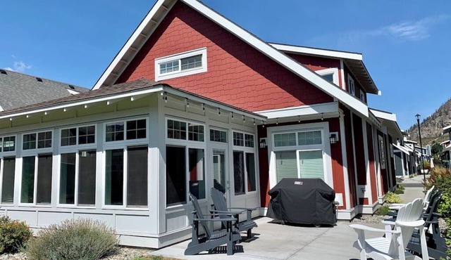 The Lakeside Cottage #69