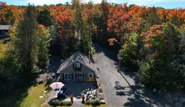 The Lakeway Cottage