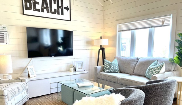 The Little Blue Beach House, A Dream Cottage!