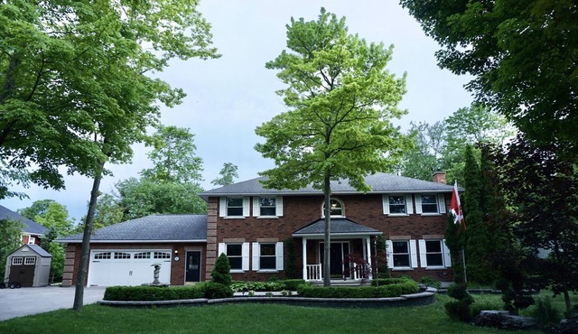 The Little Mansion of Bayfield - Vacation in Style